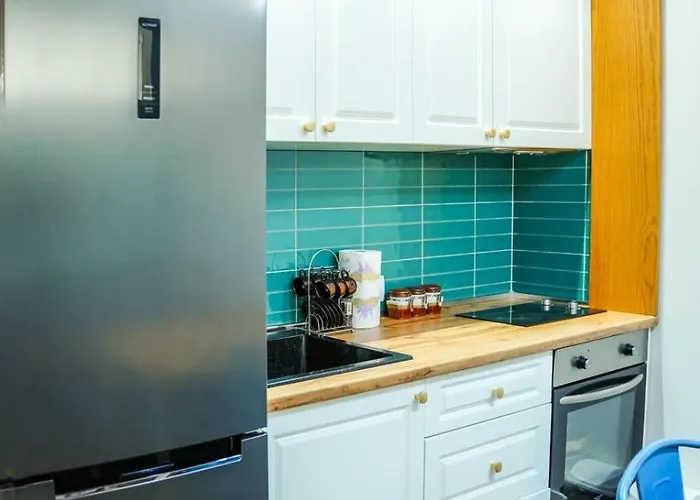 Albanian Dream Escape Apartamento Golem (Tirana)